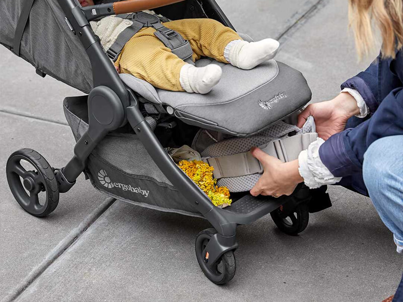 Take a stroll with new Ergobaby Metro + Deluxe - Winstanleys Pramworld