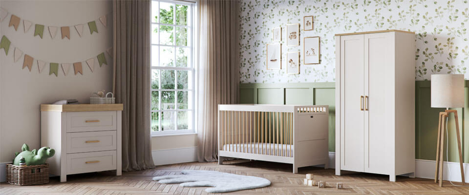 Silver Cross Home Nursery at Winstanleys Pramworld